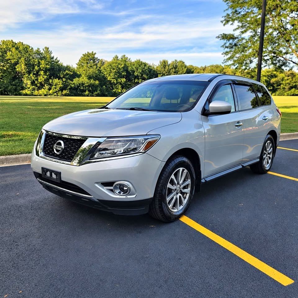 COVR car photo: 2013 Nissan Pathfinder S
