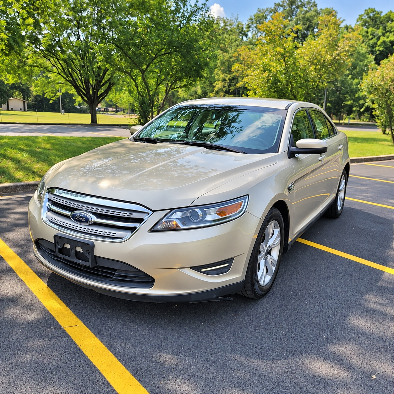 COVR car photo: 2017 Ford Taurus SEL